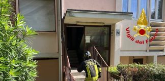 Incendio in un appartamento di Milano, morta una 75enne