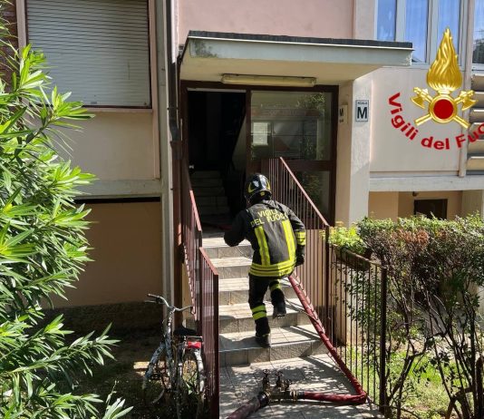Incendio in un appartamento di Milano, morta una 75enne