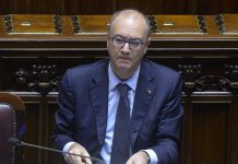 Tetto per gli alunni stranieri nelle classi, Valditara “Il nostro approccio è più mirato e concreto”
