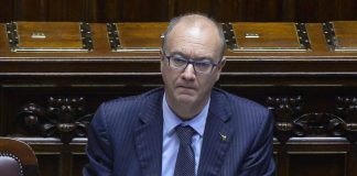 Tetto per gli alunni stranieri nelle classi, Valditara “Il nostro approccio è più mirato e concreto”