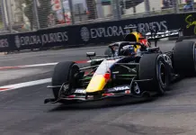 F1, Verstappen vince la sprint a Singapore davanti a Hamilton e Leclerc. Russell fuori, Antonelli allunga in classifica