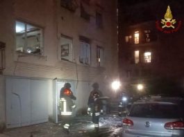 Esplosione in un condominio a Bergamo: crolla un solaio, ci sono feriti