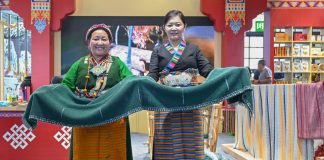 Cina: assistenza in gemellaggio rivitalizza antica arte tessile tibetana (3)