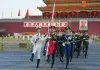 Cina: Pechino, cerimonia dell’alzabandiera celebra 77esimo anniversario RPC (3)