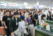 Cina: picco di passeggeri sui treni alla vigilia della Festa nazionale (1)