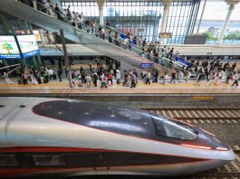 Cina: picco di passeggeri sui treni alla vigilia della Festa nazionale (2)