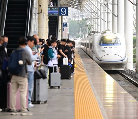 Cina: viaggi in treno di passeggeri registrano nuovo record giornaliero