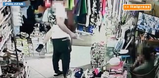 Rapina un negozio armato di coltello, arrestato un 37enne / Video