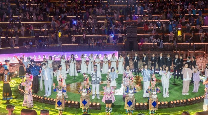 Cina: Guizhou, Land Fingerprint Concert anima antica cittadina di Shexiang (3)
