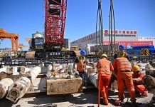 Cina completa perforazione tunnel autostradale sottomarino più lungo del Paese