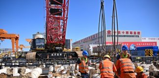 Cina completa perforazione tunnel autostradale sottomarino più lungo del Paese