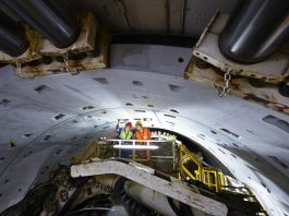 Cina: completato scavo con scudo del secondo tunnel della baia di Jiaozhou (1)