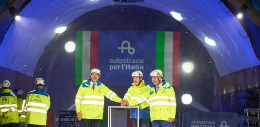 Terminato lo scavo della galleria San Donato, nuovo tunnel sulla A1