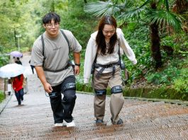 Cina: area del monte Qiyun offre esoscheletri robotici per le escursioni (1)