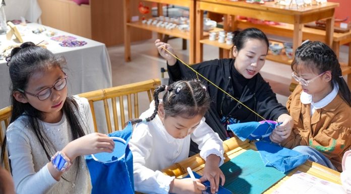 Cina: afflusso di turisti nelle aree rurali per la Festa nazionale (1)