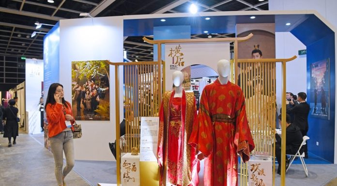 Cina: i turisti diventano attori di fiction nella “Hollywood cinese” di Hengdian