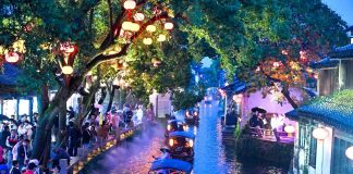 Cina: tour notturni in tutto il Paese durante vacanze per Festa nazionale (1)