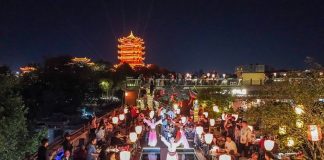 Cina: tour notturni in tutto il Paese durante vacanze per Festa nazionale (2)