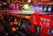 Cina: tour notturni in tutto il Paese durante vacanze per Festa nazionale (3)