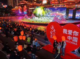 Cina: tour notturni in tutto il Paese durante vacanze per Festa nazionale (3)