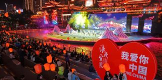 Cina: tour notturni in tutto il Paese durante vacanze per Festa nazionale (3)