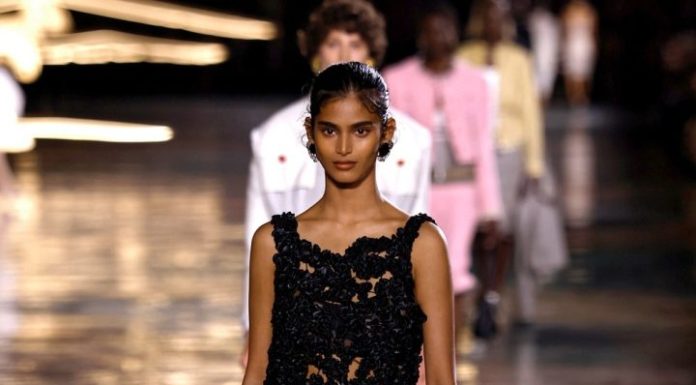 Francia: collezione Primavera/Estate 2027 di Chanel alla Paris Fashion Week (1)