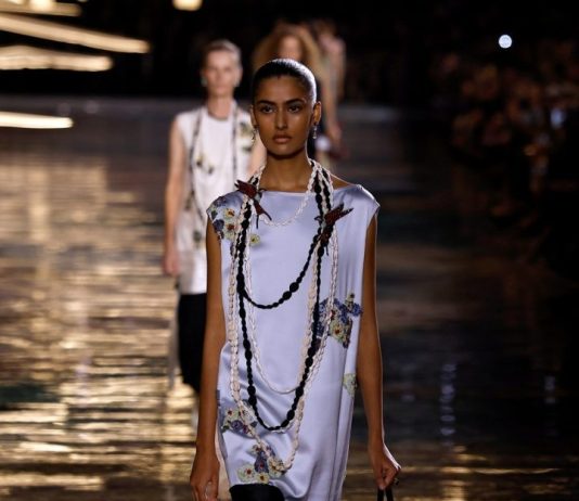 Francia: collezione Primavera/Estate 2027 di Chanel alla Paris Fashion Week (3)