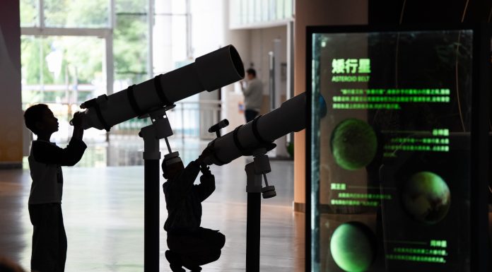 Cina: tecnologie avanzate arricchiscono il turismo per la Festa nazionale (1)
