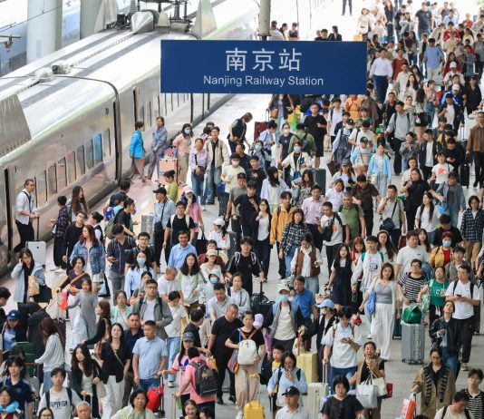 Cina: picco di rientri in treno dalle vacanze in un mercato turistico dinamico