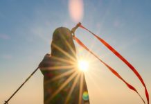 Cina: turisti sul monte Tai per ammirare l’alba (3)