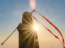 Cina: turisti sul monte Tai per ammirare l’alba (3)