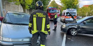 Incidente stradale a Nuoro, scontro tra due auto: due feriti