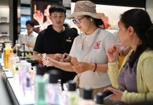 Cina: Festa nazionale, acquisti duty-free per 855 milioni di yuan a Hainan (2)