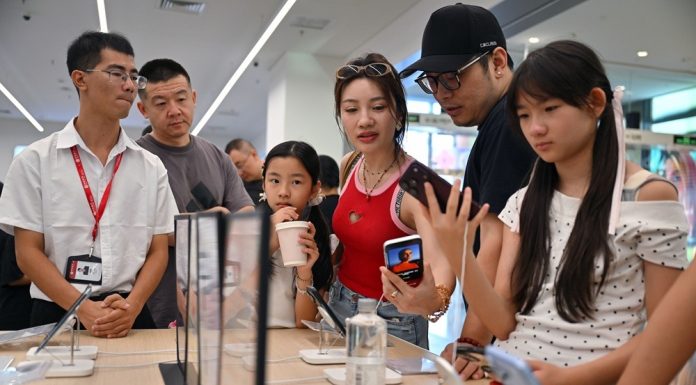 Cina: Festa nazionale, acquisti duty-free per 855 milioni di yuan a Hainan (3)