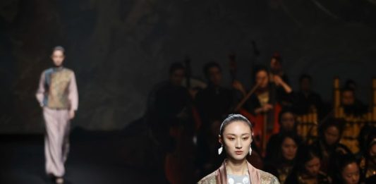 Cina: al via la Shanghai Fashion Week primavera/estate 2027 (2)