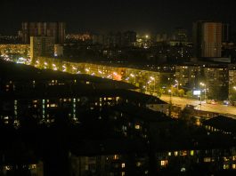 Ucraina, nuovi raid russi contro le infrastrutture energetiche. Zelensky: “Nessun preavviso dagli alleati”