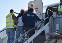 Immigrazione, rimpatriati 13 stranieri irregolari: uno espulso per prevenzione terrorismo