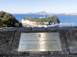 A Napoli una targa commemorativa dedicata alla Regina Maria di Romania