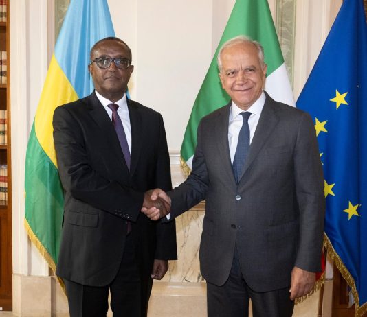 Piantedosi incontra il ministro dell’Interno del Ruanda, focus sulla cooperazione