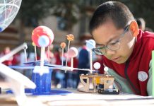 Cina: festival su scienza e tecnologia in una scuola di Urumqi (2)