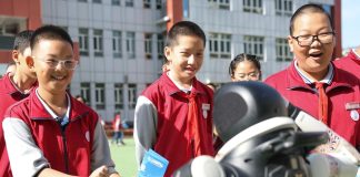 Cina: festival su scienza e tecnologia in una scuola di Urumqi (3)