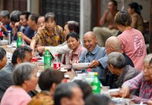 Cina: Lanxi, banchetto accoglie oltre 500 anziani per Festa del doppio nove (1)