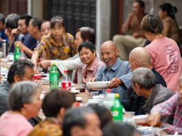 Cina: Lanxi, banchetto accoglie oltre 500 anziani per Festa del doppio nove (1)