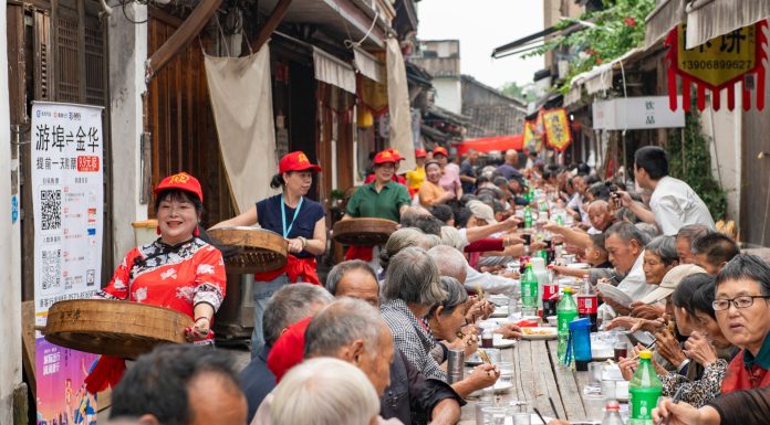 Cina: Lanxi, banchetto accoglie oltre 500 anziani per Festa del doppio nove (3)