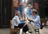 Cina: Hou Yujin racconta ai turisti la storia e le tradizioni di Longji (1)
