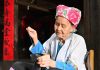 Cina: Hou Yujin racconta ai turisti la storia e le tradizioni di Longji (2)