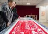 Cina: Yang Zhihong mantiene viva l’arte della carta ritagliata di Jianping (1)