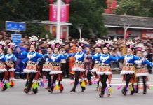 Cina: Liaoning, sfilata di danze del patrimonio culturale immateriale (2)