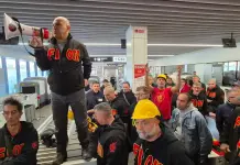 I lavoratori dell’ex Ilva di Cornigliano occupano l’aeroporto di Genova