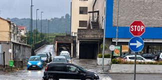 Disagi a Messina per il maltempo, strade allagate da Galati a Ganzirri e auto bloccate